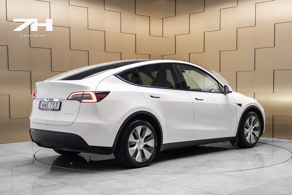 Tesla Model Y Long Range AWD / Pano / Autopilot