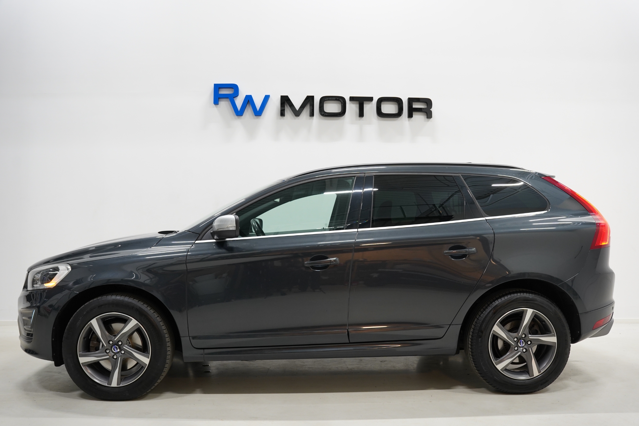 Volvo XC60 D4 AWD R-Design 2014, kuva 3/55