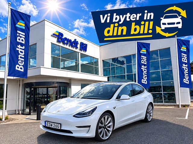 Tesla Model 3 Performance / 12322 Mil / 1 ägare