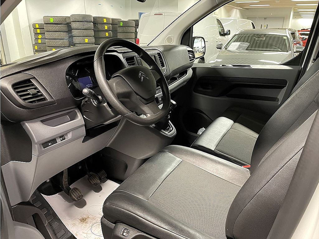 Bild på Citroën Jumpy Business 2.0 BHDi 145hk L2 - VÄRMARE