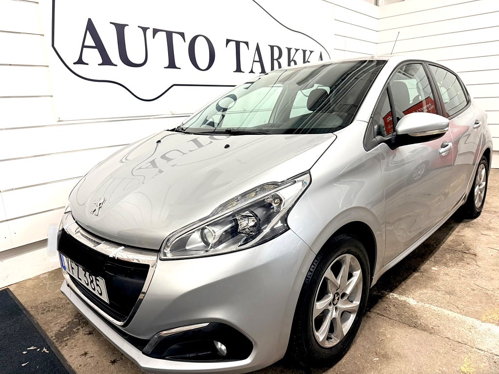 Peugeot 208 1.2 PureTech Euro 6 5-dörrar Låga mil