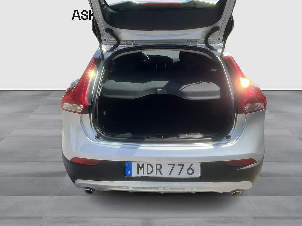 Volvo V40 Cross Country 2018 - miniatyr 10