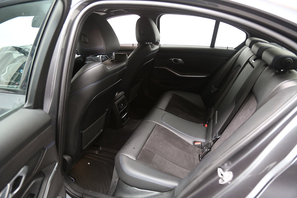 BMW 320d xDrive 190hk M Sport Sedan MHEV Cockpit P-Värmare Drag 2021
