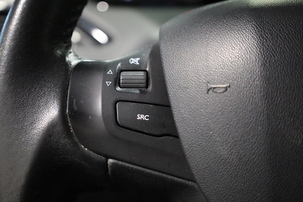 Peugeot 208 1,2 82hk Pure Tech Active 5D PDC Blåtand 2016