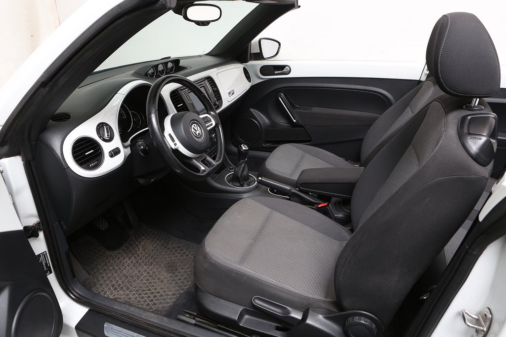 Volkswagen Beetle Cabriolet 1,2 TSI BMT Base 105hk 2016