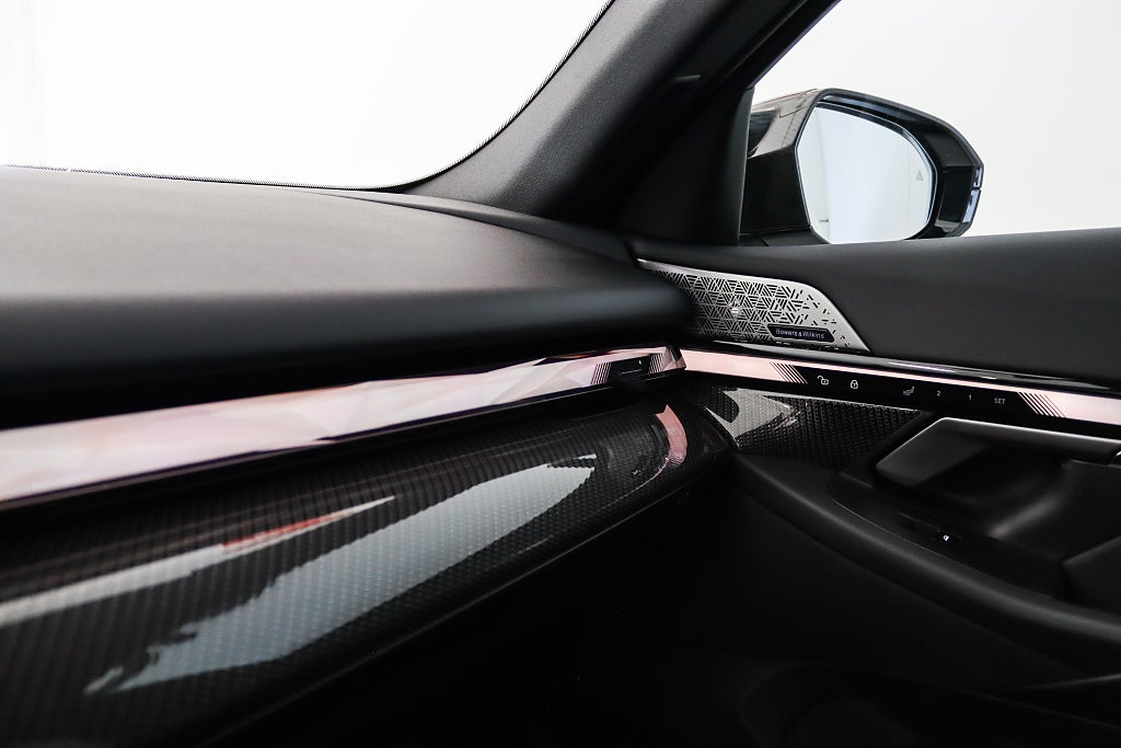 BMW i5 M60 xDrive Sedan MOMS M-Sport Kolfiber B&W Pano 360°