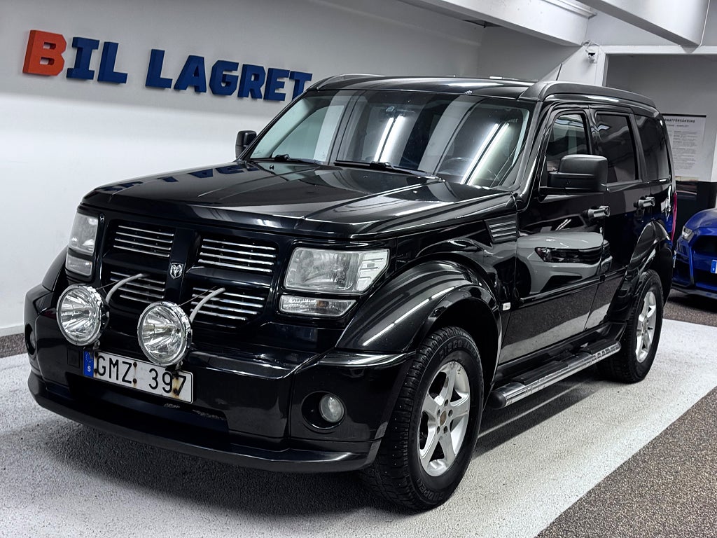 Dodge Nitro 4.0 V6 AWD Automat 260hk/Nybes/NyServ/3-Ägare/Dragkrok
