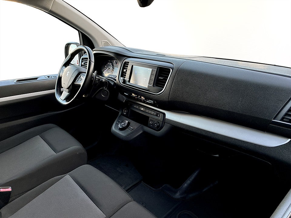 Bild på Peugeot Expert PRO+ 2.0 BHDi 145hk Aut L3 B-KAMERA