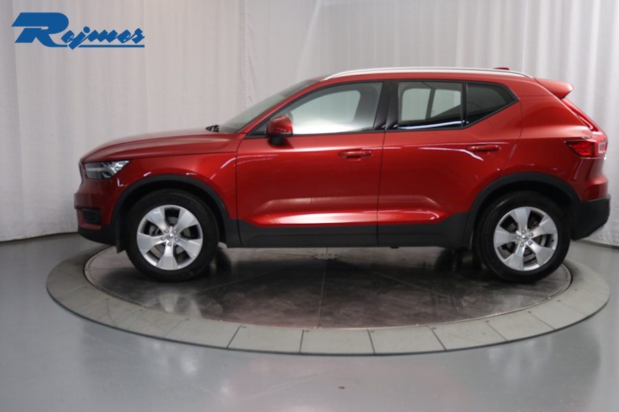 Volvo XC40 T2 FWD Momentum 2021, kuva 2/46