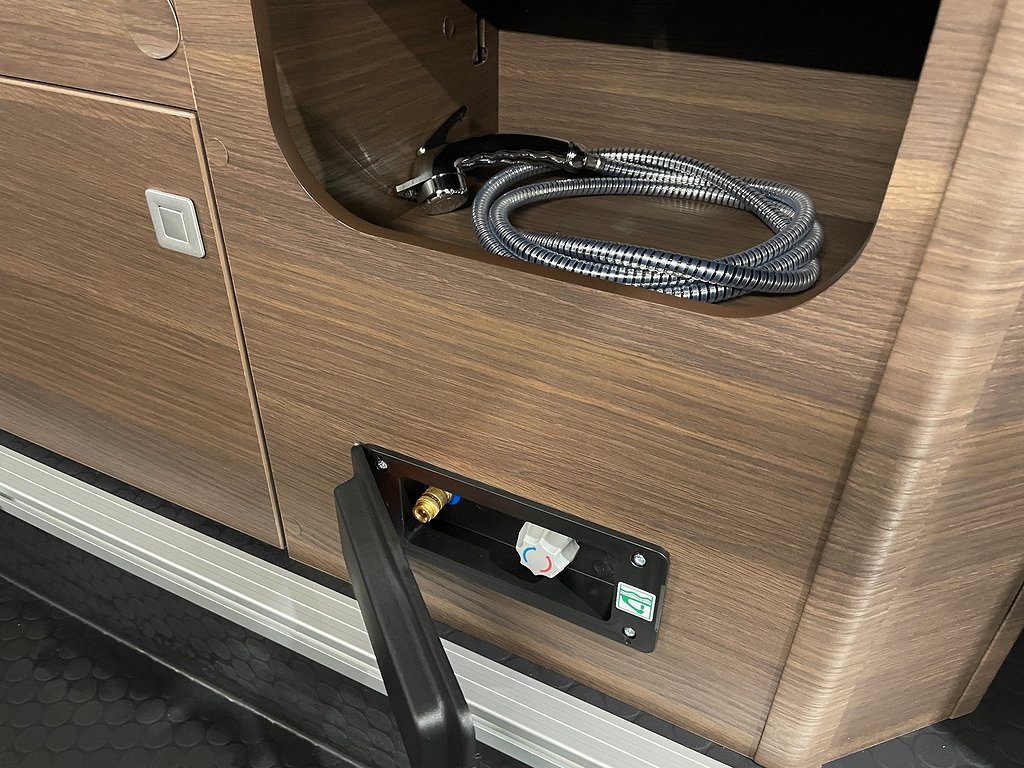 Adria Sonic Supreme 700 SL / Automat 180hk / ALDE / Taksäng - Adria