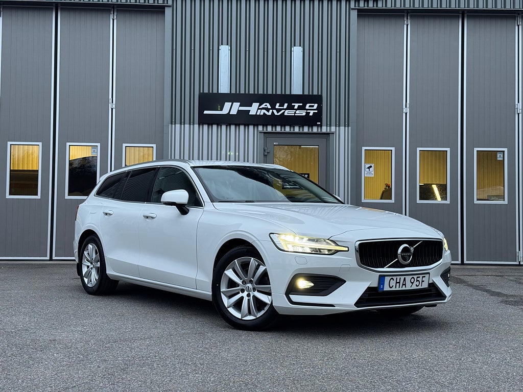 Volvo V60 D4 Geartronic Momentum 360 kamera HUD Helskinn 