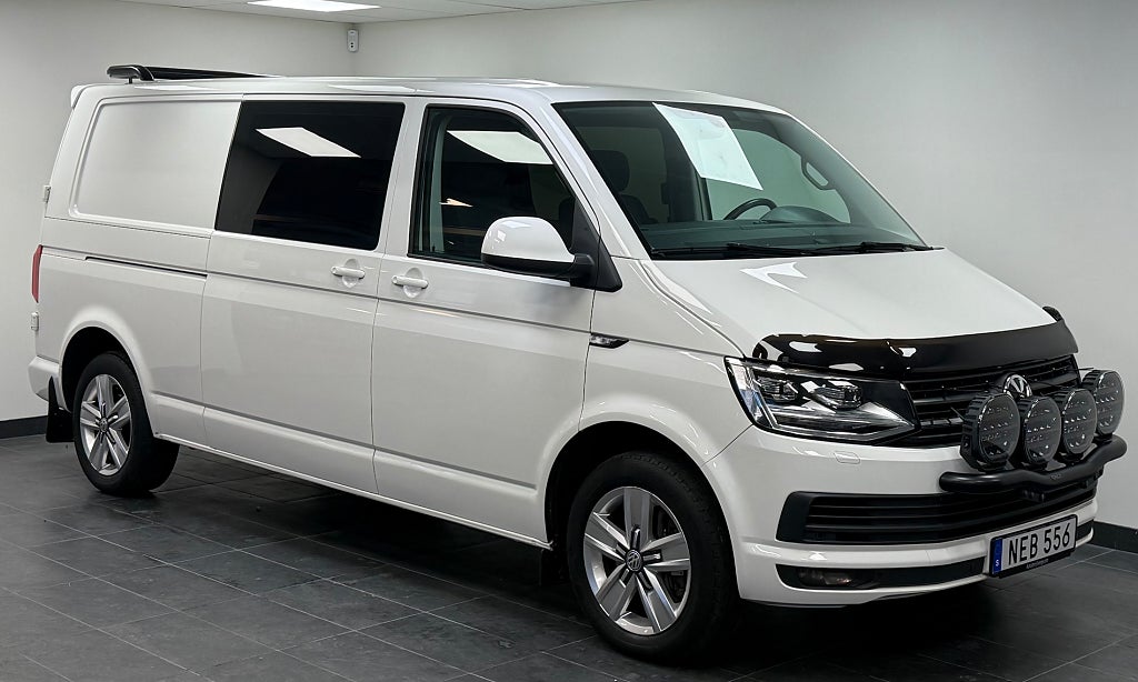 Volkswagen Transporter Kombi T32 2.0 TDI 4M *Moms*Q-pax*Spec*LED*Carplay*Nedla