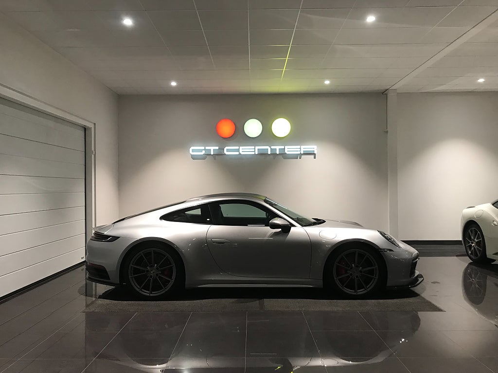 Porsche 911 Carrera S 2020 - miniatyr 2