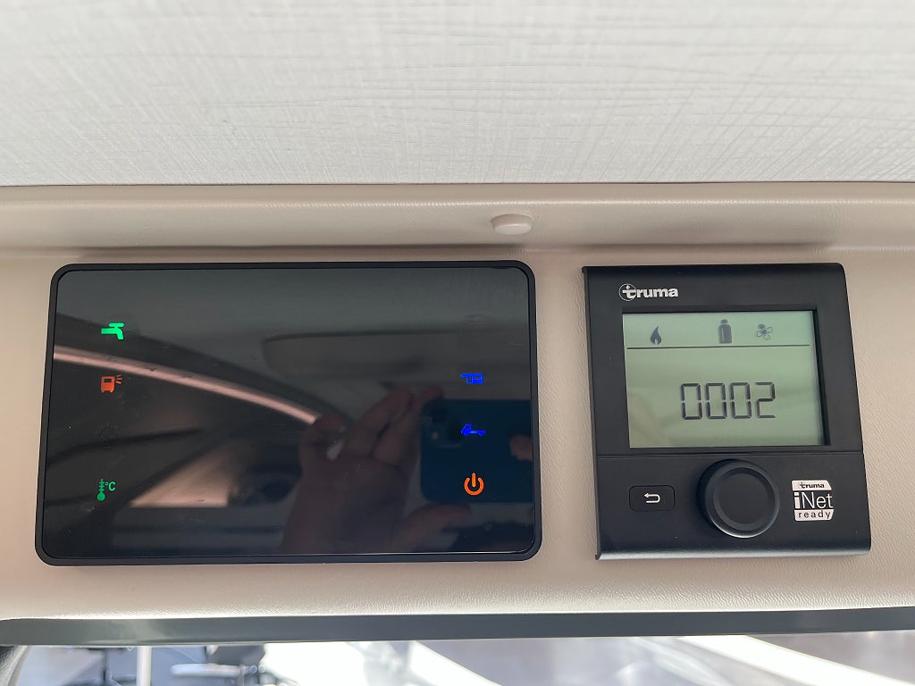 Karmann-Mobil Davis 620 /Solcell/Långbädd/Litium/B-kort/Van - Karmann-Mobil