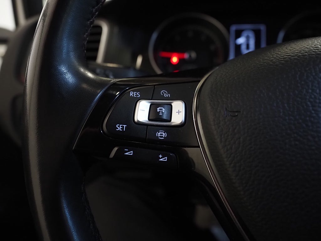 Volkswagen Golf I 5-dörrar 1.0 TSI 115hk Automat Pluspkt Dragkrok P-Sen 2019