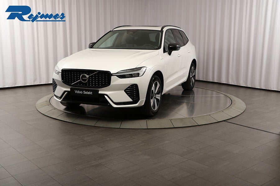 Volvo XC60 Recharge T6 II Plus Dark Edition.