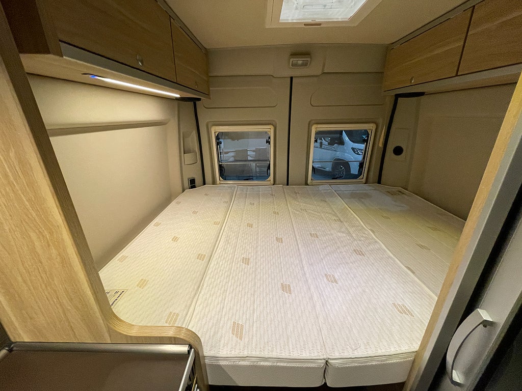 Hymer Grand Canyon / Solcell / B-körkort / Plåtis / Markis - Hymer