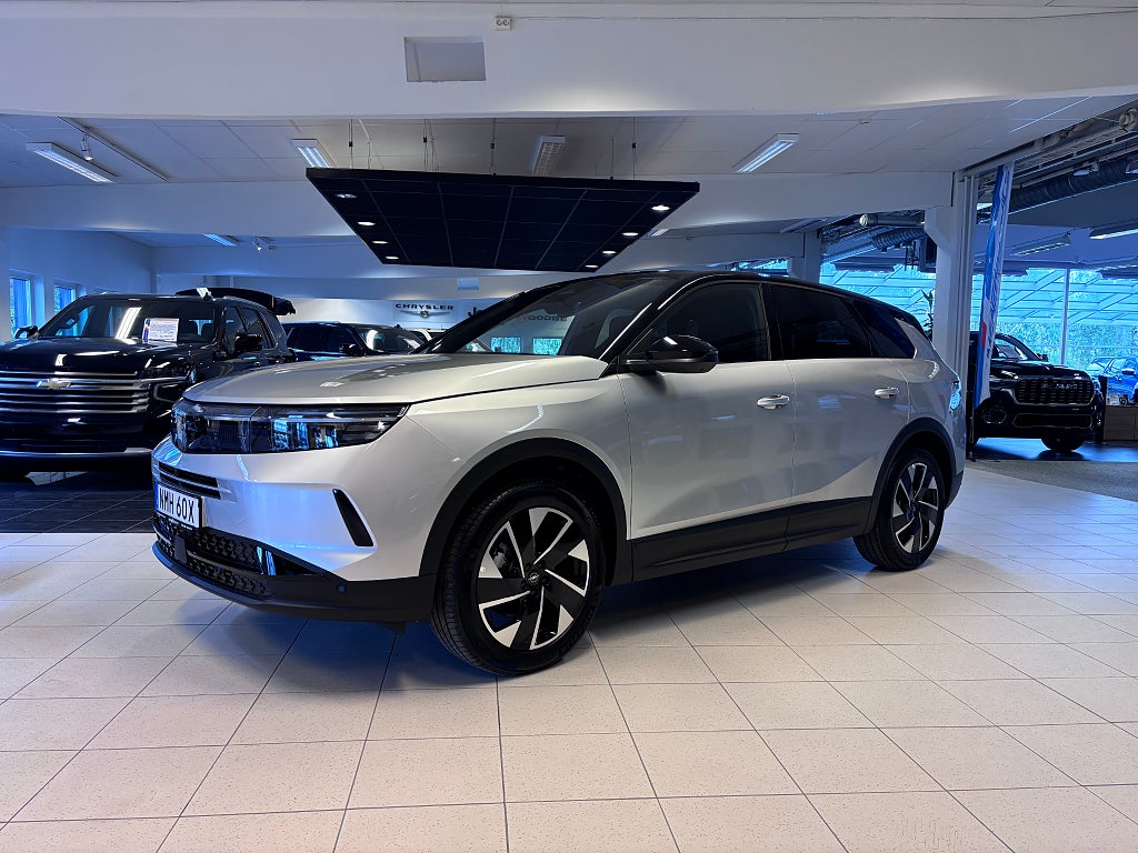 Opel Grandland Ultimate Hybrid 145hk V-hjul Drag *2,95% RÄNTA*