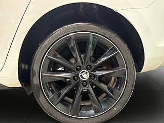 Skoda Rapid Spaceback 1.2 TSI Monte Carlo Drag Mvärm Pano GPS SoV – bild 14