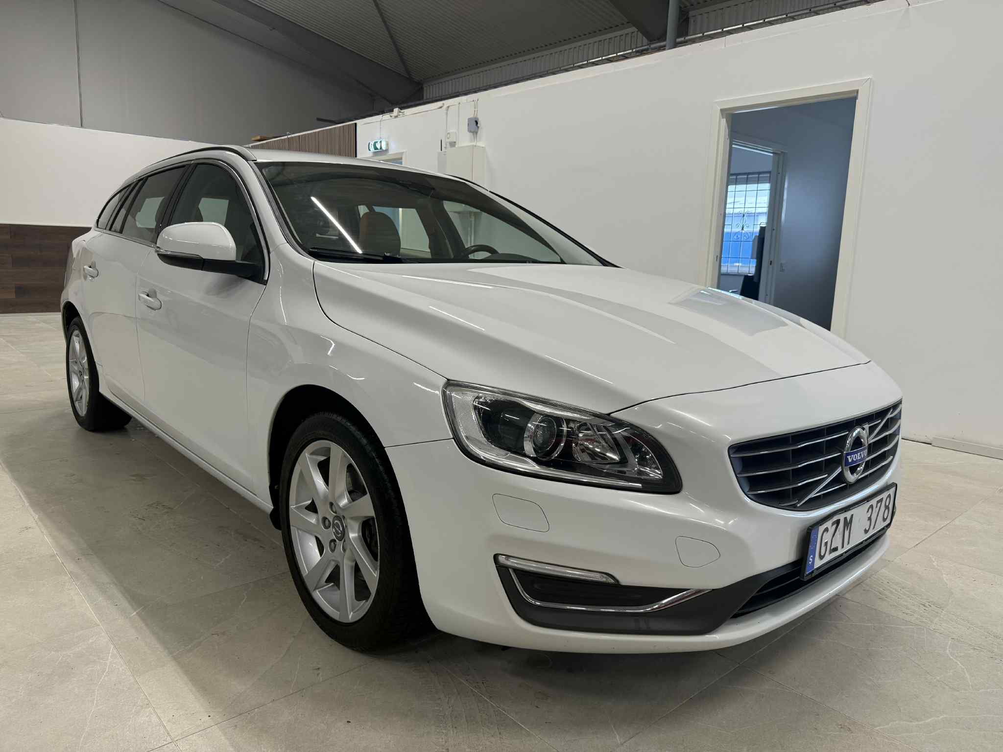 Volvo V60 2014, kuva 2/43