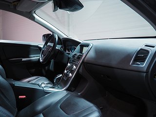 SUV Volvo XC60 7 av 23
