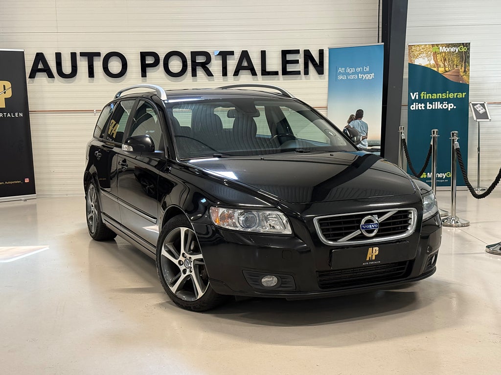 Volvo V50 D2 Classic Momentum Helskinn Dielsevärmare tidur Nybes