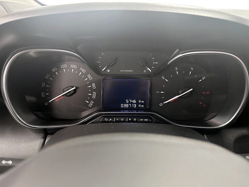 Bild på Citroën C3 Aircross Shine 1.2 PT 130hk Aut - CARPLAY, FARTHÅLLARE