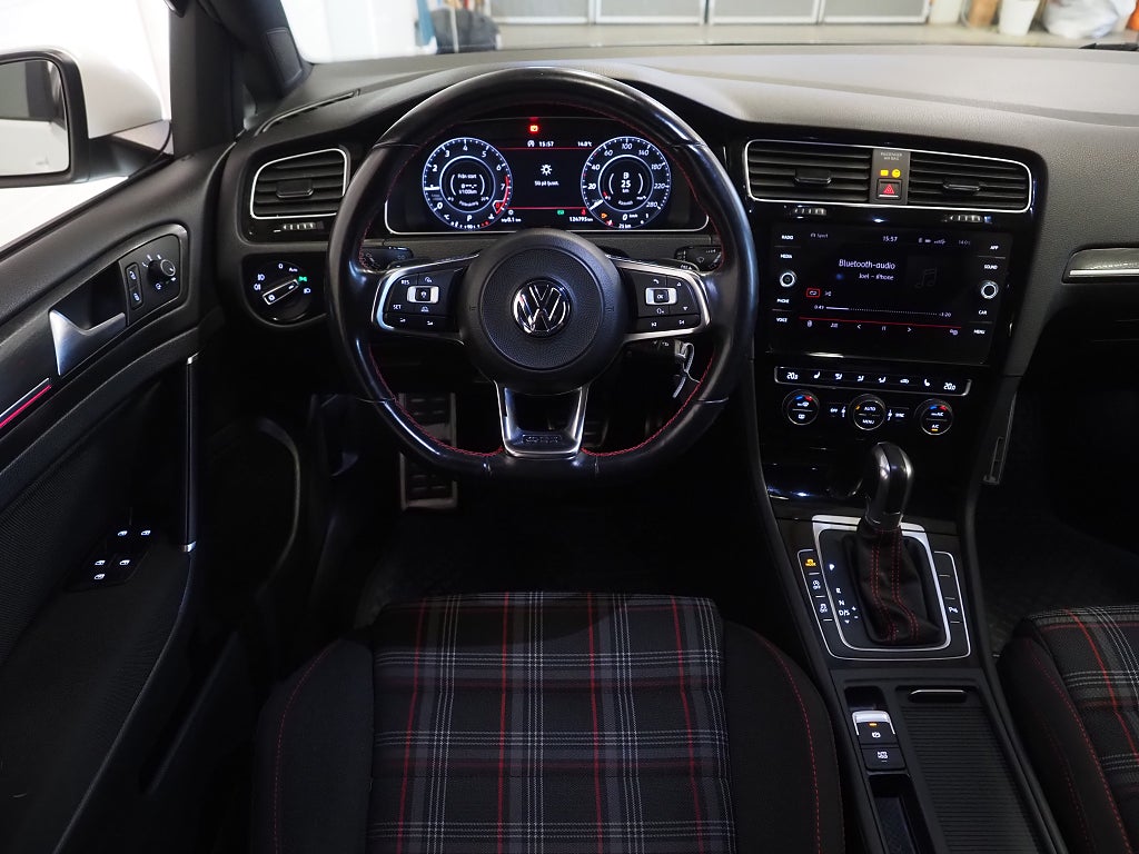 Volkswagen Golf GTI 2.0 TSI 245hk Performamce |Cockpit|Backkamera|M&K| 2018