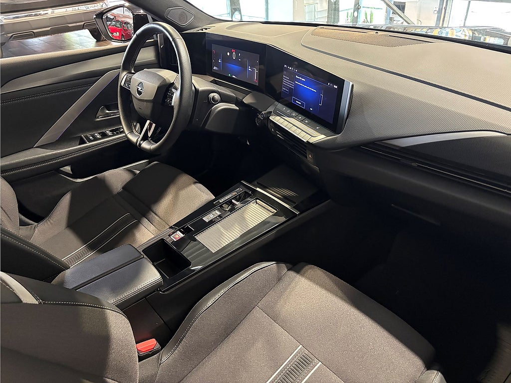 Bild på Opel Astra ST GS 1.2 Turbo 130hk Aut - B-KAMERA, V-hjul ingår