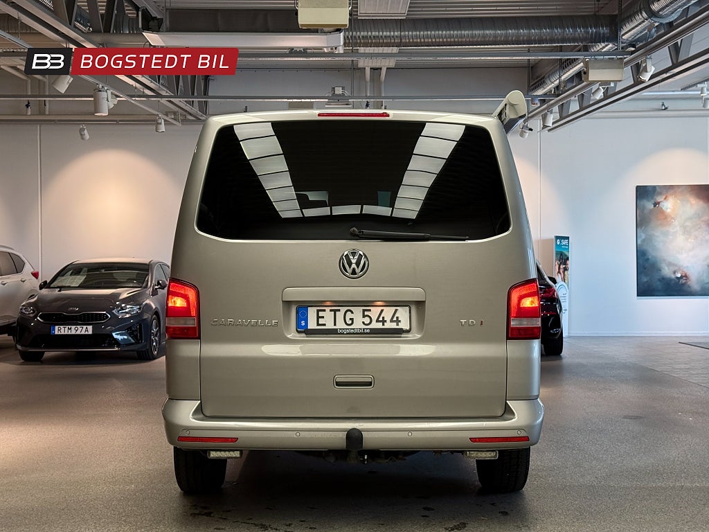 Volkswagen Caravelle 2.0 TDI 140hk Comfortline |Drag|8-sits|Värmare|Nyserva