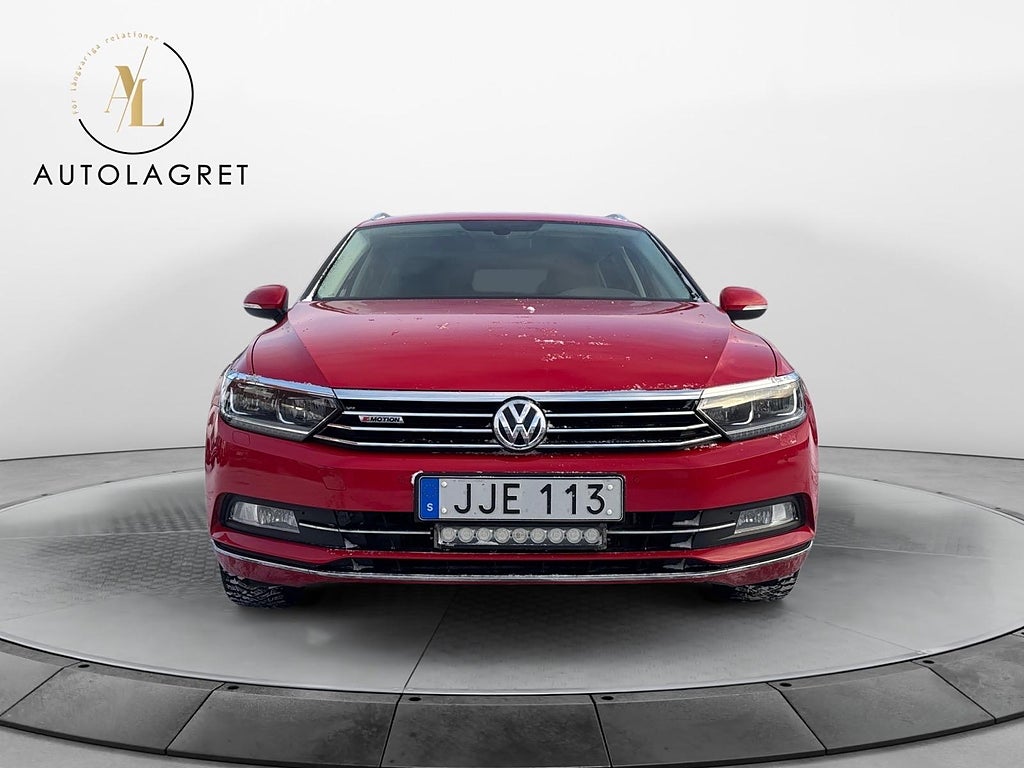 Volkswagen Passat 2018 - miniatyr 2