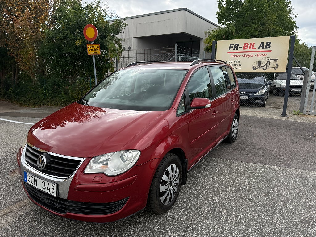 Volkswagen Touran 7-seater 2.0 Trendline. Ny- besiktigas 0% Ränta