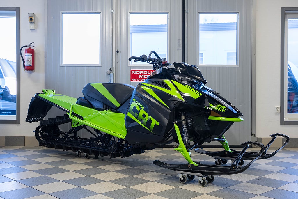 Arctic Cat M 8000 Mountain Cat