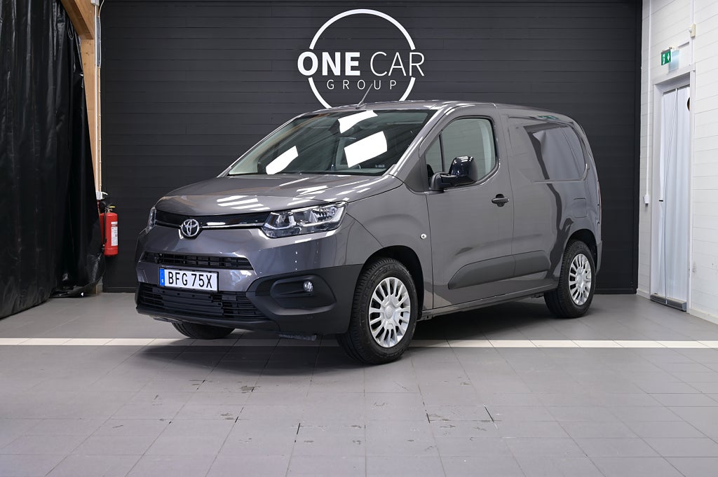 Toyota ProAce City 1.5D MOMS Nyservad Nybes D-Värm Kamera 3-sits
