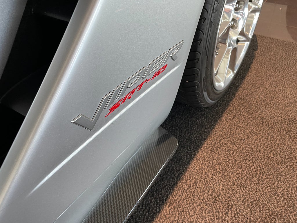Dodge Viper 2005 - miniatyr 15