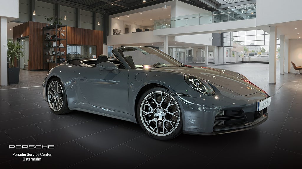 Porsche 992 Carrera S Cabriolet Moms