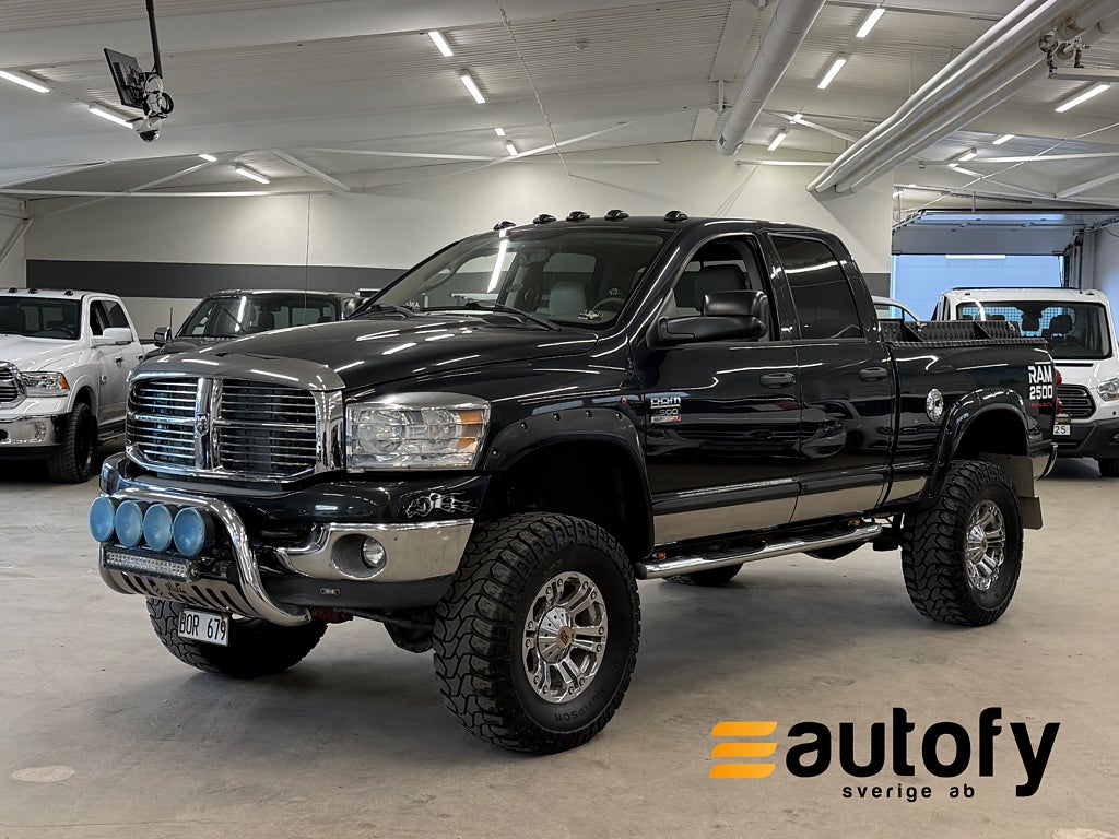 Dodge RAM 2500 Quad Cab 6.7 CUMMINS 4x4 HÖJD B-REG MOMS LOCK 