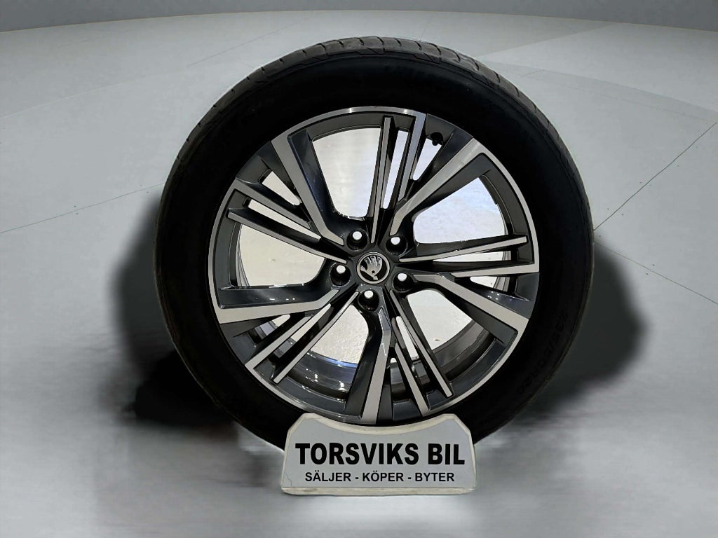 Skoda Enyaq iV iV80, Plus 204HK S&V hjul, Nybytt framruta, 3,95% Ränta - miniatyr 25