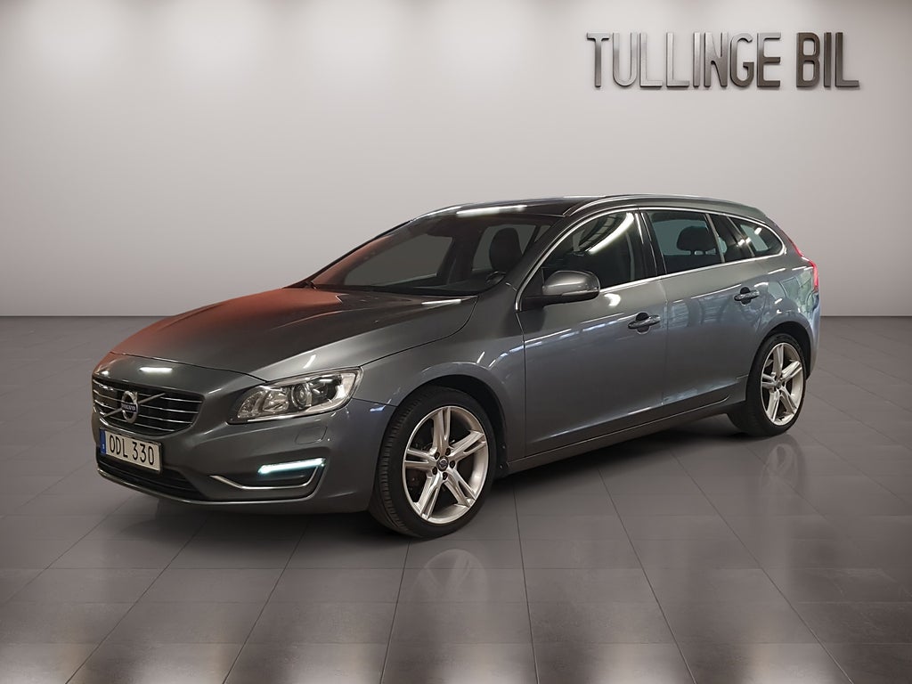 Volvo V60 D3 Aut Summum Backkamera Läder Navi Drag BLIS Nyservad