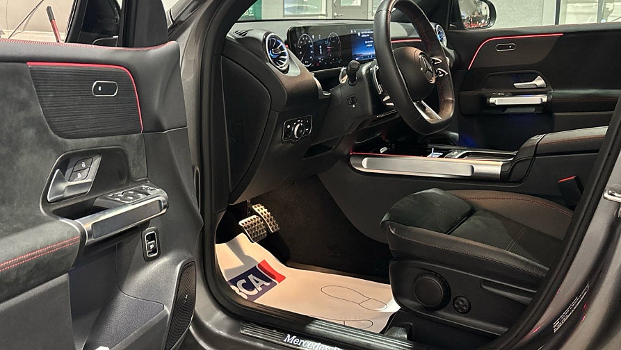 Mercedes-Benz GLB 200 AMG 7sits Värmare - bild 4