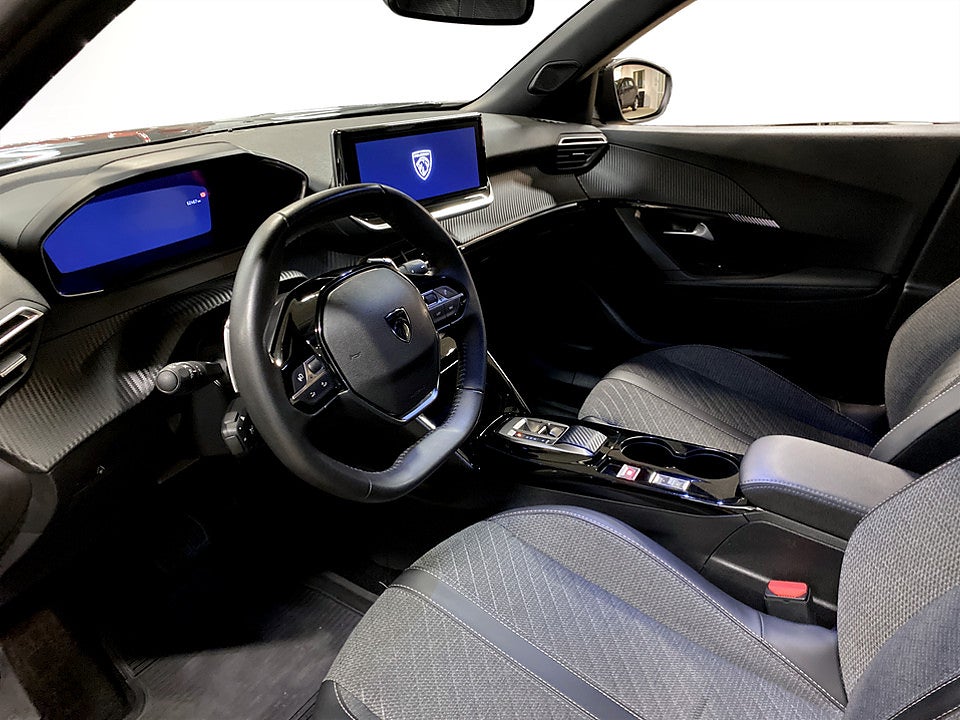 Bild på Peugeot 2008 Allure 1.2 PT 130hk B-KAMERA CARPLAY