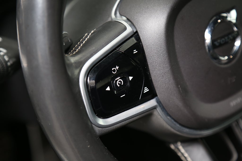 Volvo V60 D4 190hk AWD R-Design Aut H/K 360° HUD VOC Drag