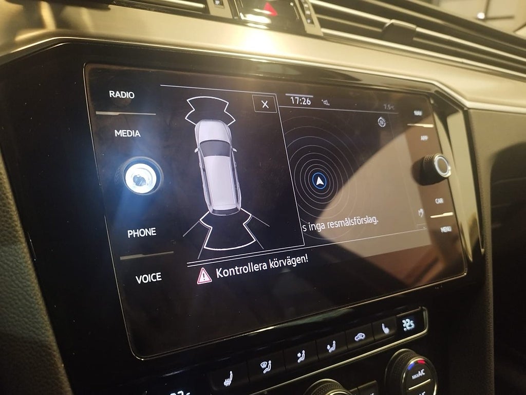Volkswagen Passat 2018 - miniatyr 12