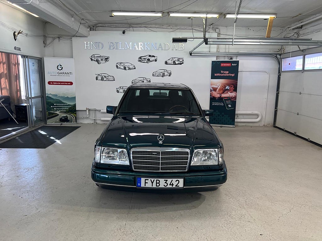 Mercedes-Benz E 200 Ny Servad Ny Besiktad Dragkrok Automat 136HK
