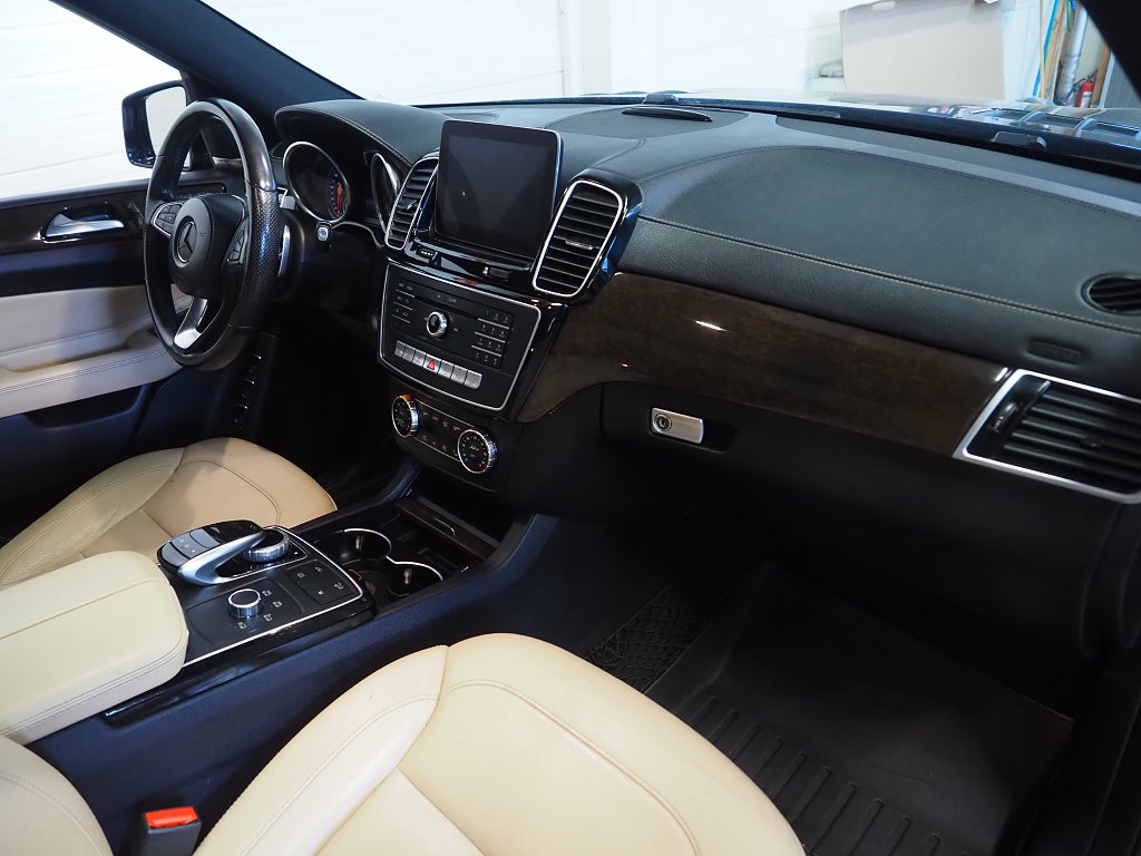 Mercedes-Benz GLS 350 d 258hk 4MATIC AMG |7-sits|Drag|D-värm|Pano| 2016