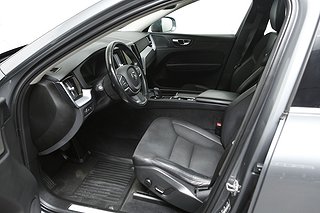 SUV Volvo XC60 8 av 28