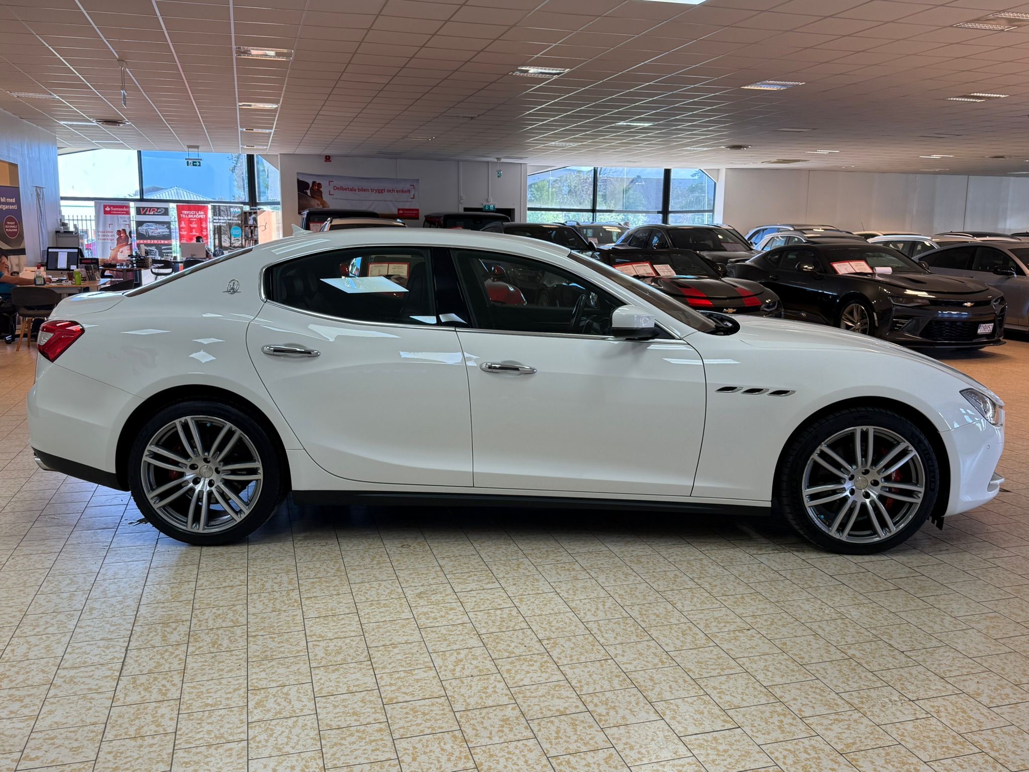 Maserati Ghibli Diesel (275 HK) 2017, bild 7/53