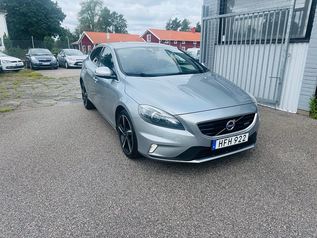 Volvo V40 D3 150HK R-DESIGN / DRAG / VÄRMARE 