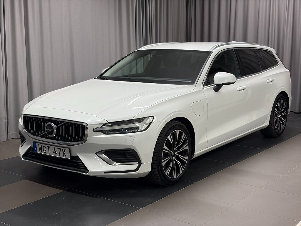Volvo V60 Recharge T6 AWD Core Edition Inkl. Vinterhjul Dragkrok