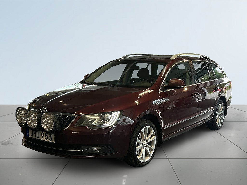 Skoda Superb Kombi 2.0 TDI 4x4 Elegance M&D-Värm/S&V-Hjul/Dragkork